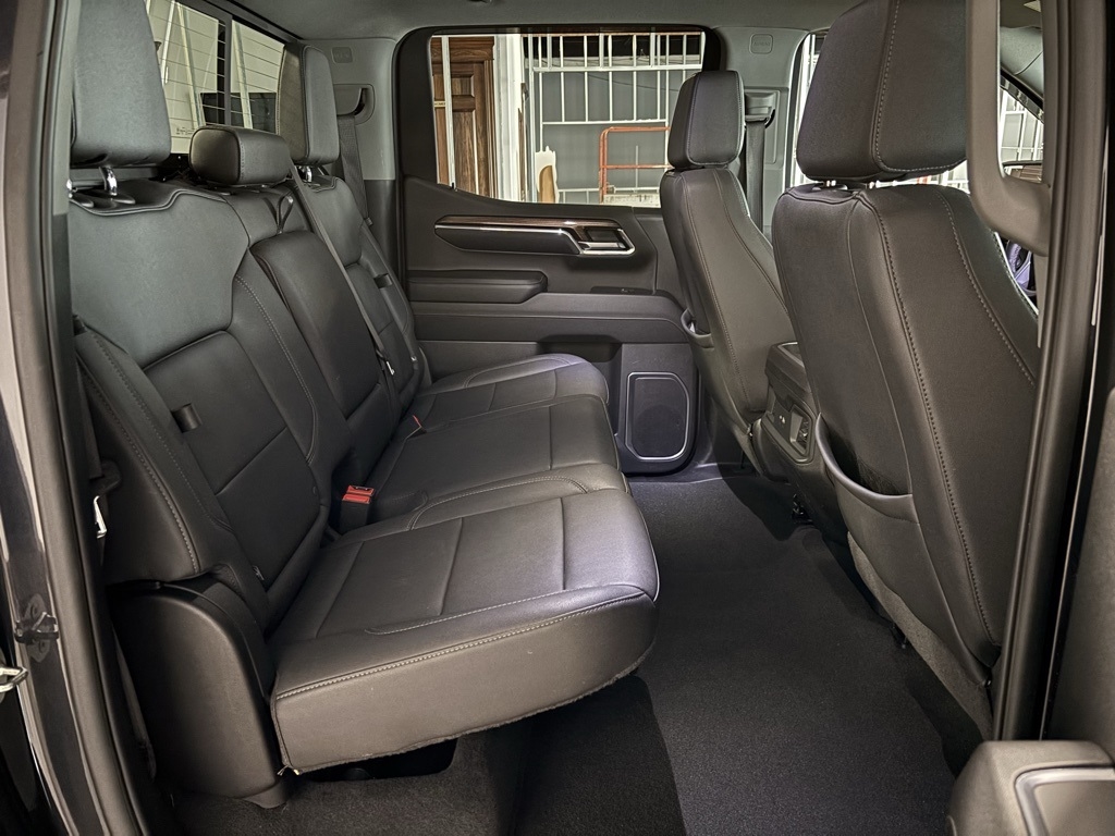 Chevrolet Silverado 1500 RST Crew Cab 4WD 2024