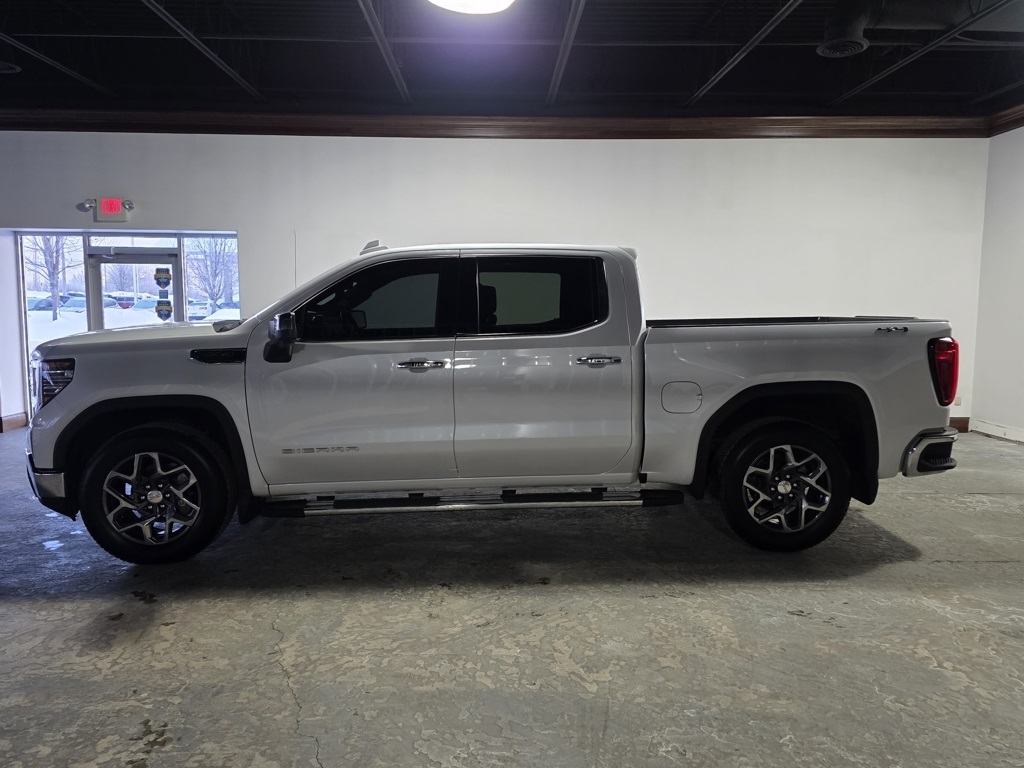 GMC Sierra 1500 SLT Crew Cab 4WD 2023