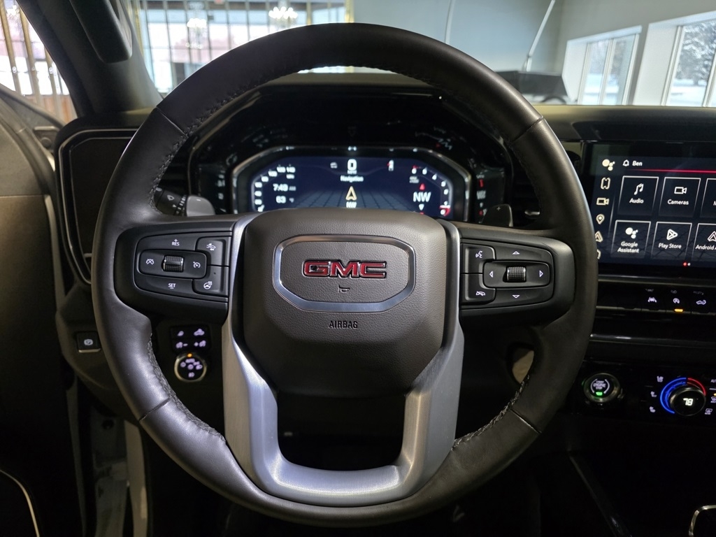 GMC Sierra 1500 SLT Crew Cab 4WD 2023