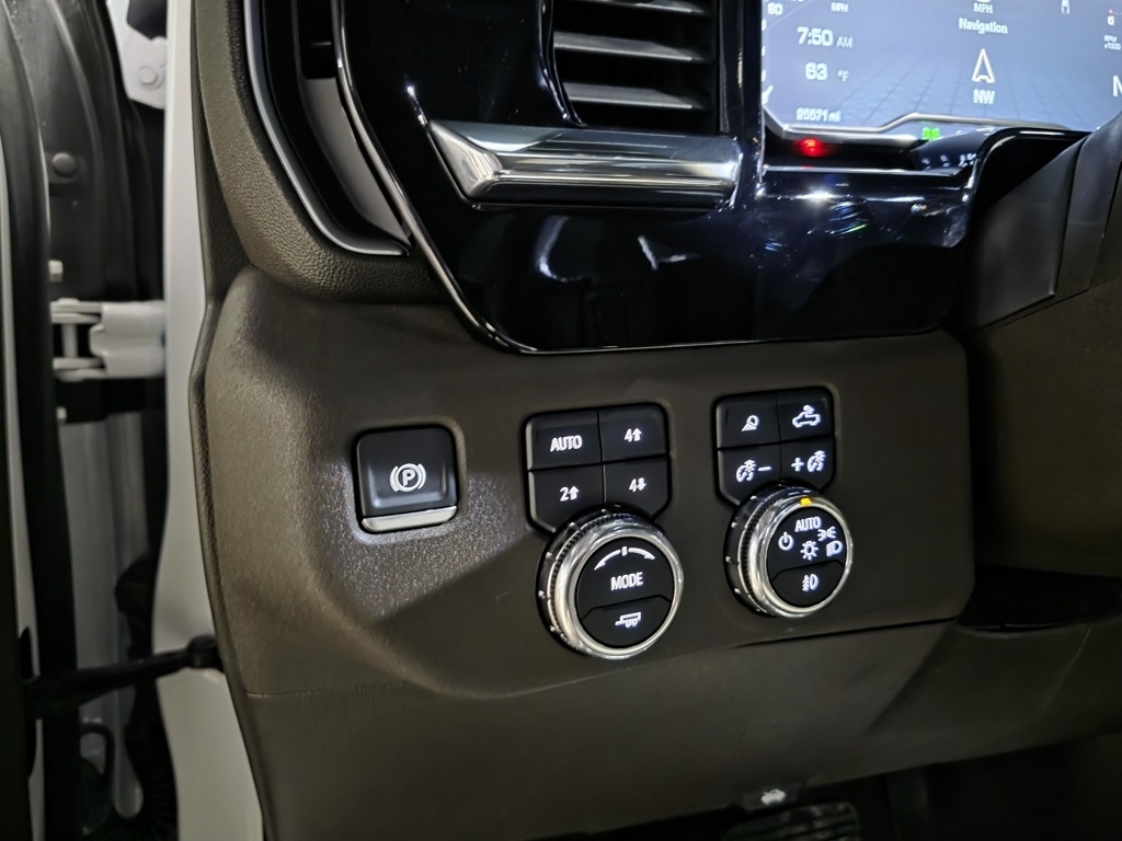 GMC Sierra 1500 SLT Crew Cab 4WD 2023