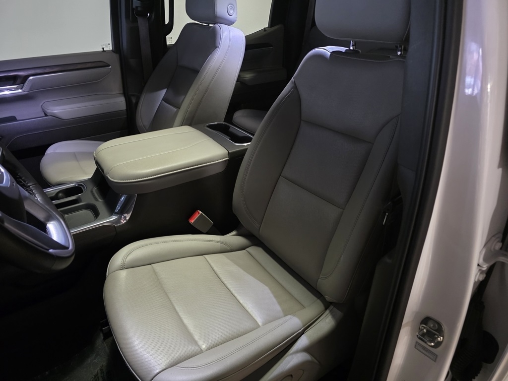 GMC Sierra 1500 SLT Crew Cab 4WD 2023