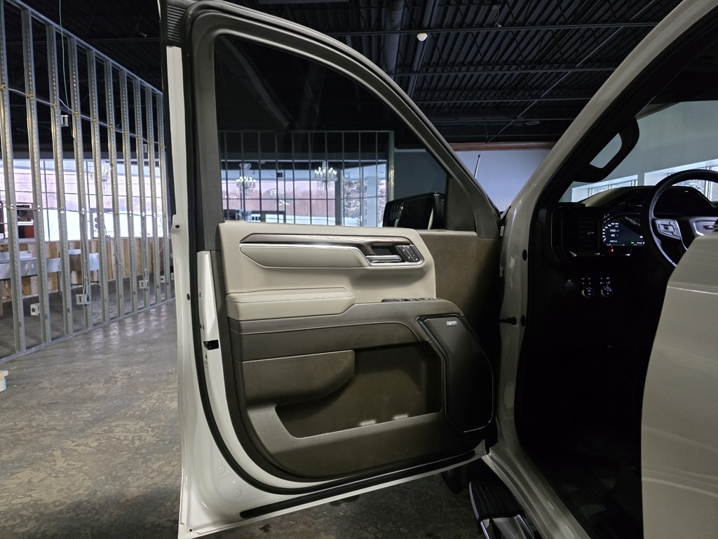 GMC Sierra 1500 SLT Crew Cab 4WD 2023