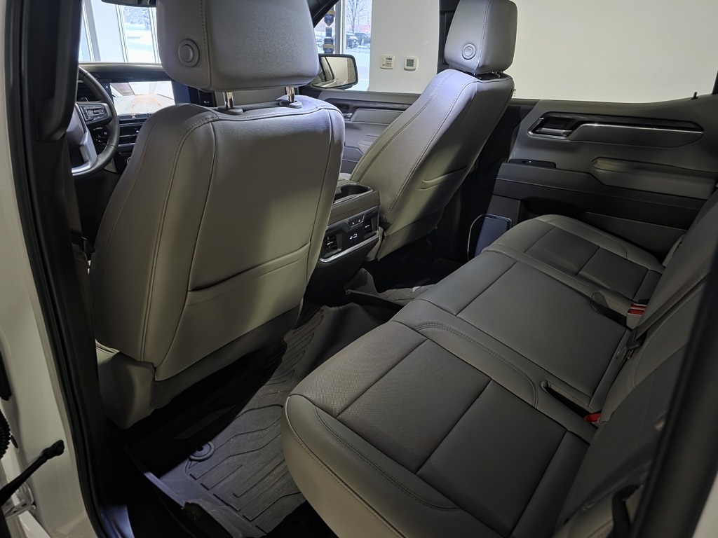 GMC Sierra 1500 SLT Crew Cab 4WD 2023