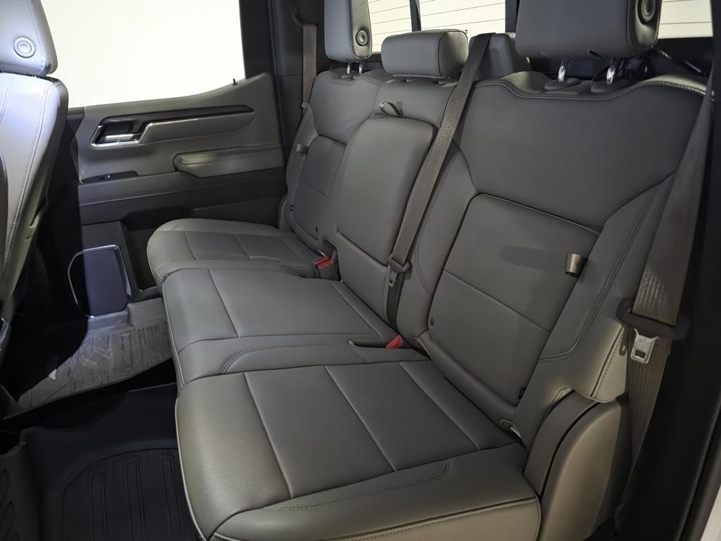 GMC Sierra 1500 SLT Crew Cab 4WD 2023