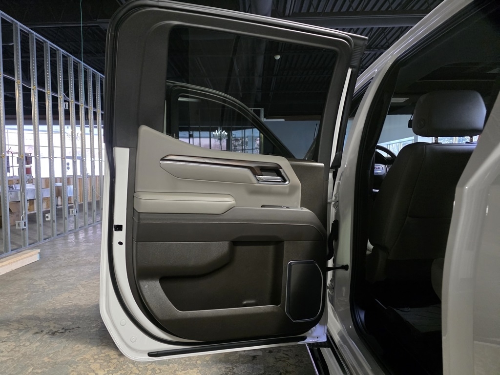 GMC Sierra 1500 SLT Crew Cab 4WD 2023