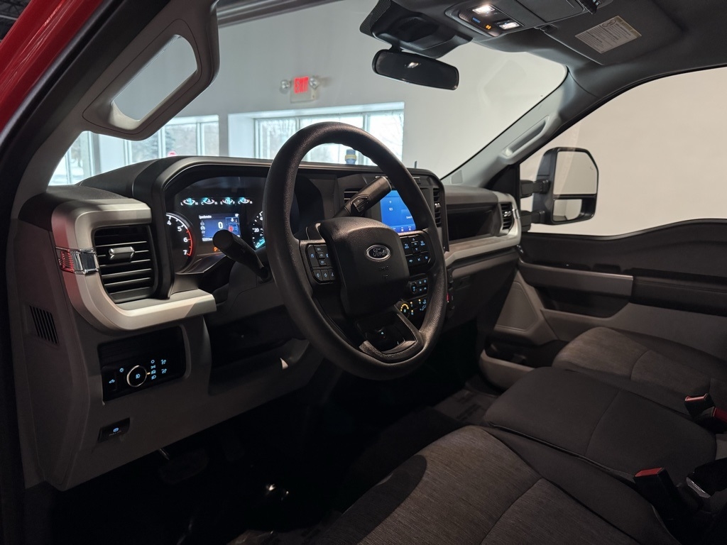 Ford F-250 SD XL 4WD 2024