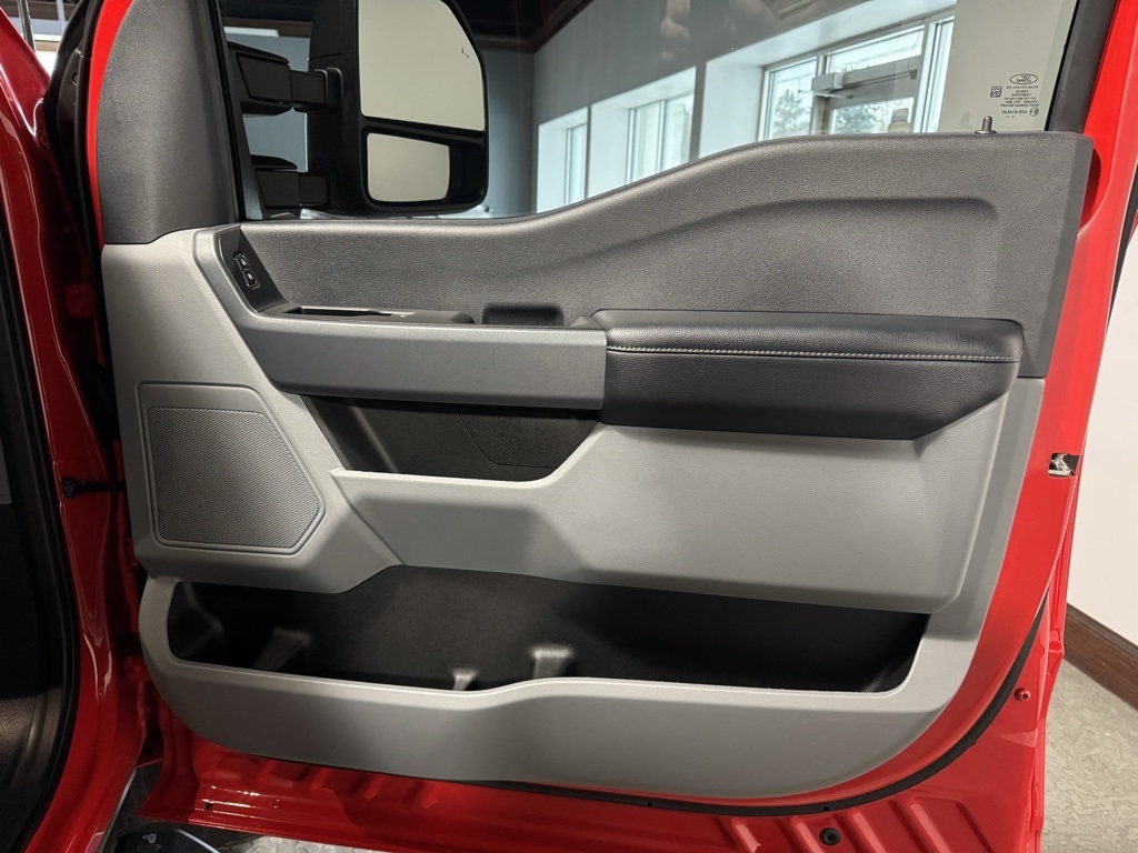 Ford F-250 SD XL 4WD 2024