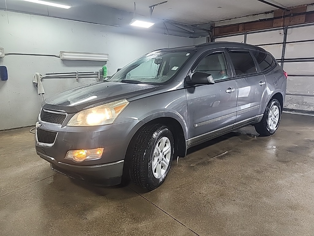 Chevrolet Traverse LS FWD 2009