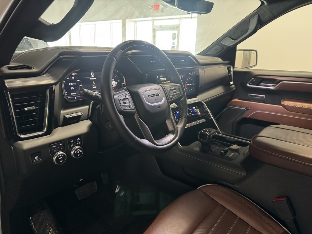 GMC Sierra 1500 Denali Ultimate Crew Cab 4WD 2025