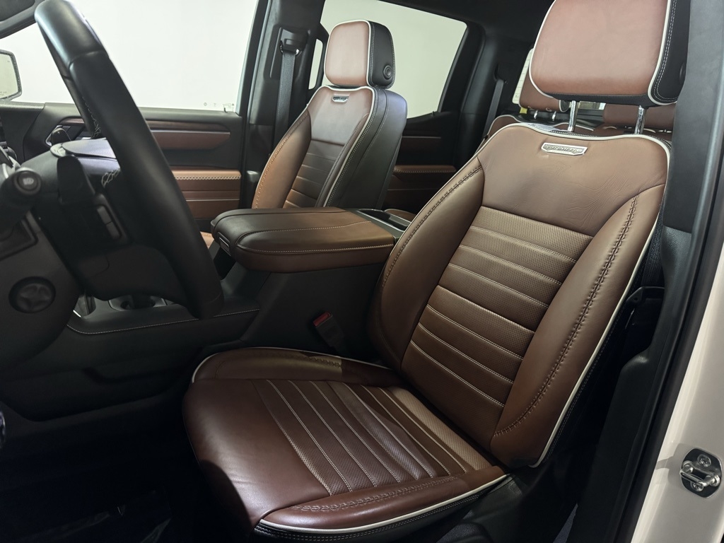 GMC Sierra 1500 Denali Ultimate Crew Cab 4WD 2025