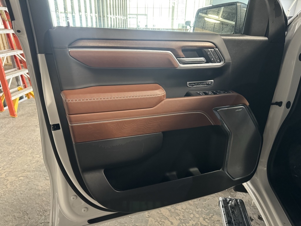 GMC Sierra 1500 Denali Ultimate Crew Cab 4WD 2025