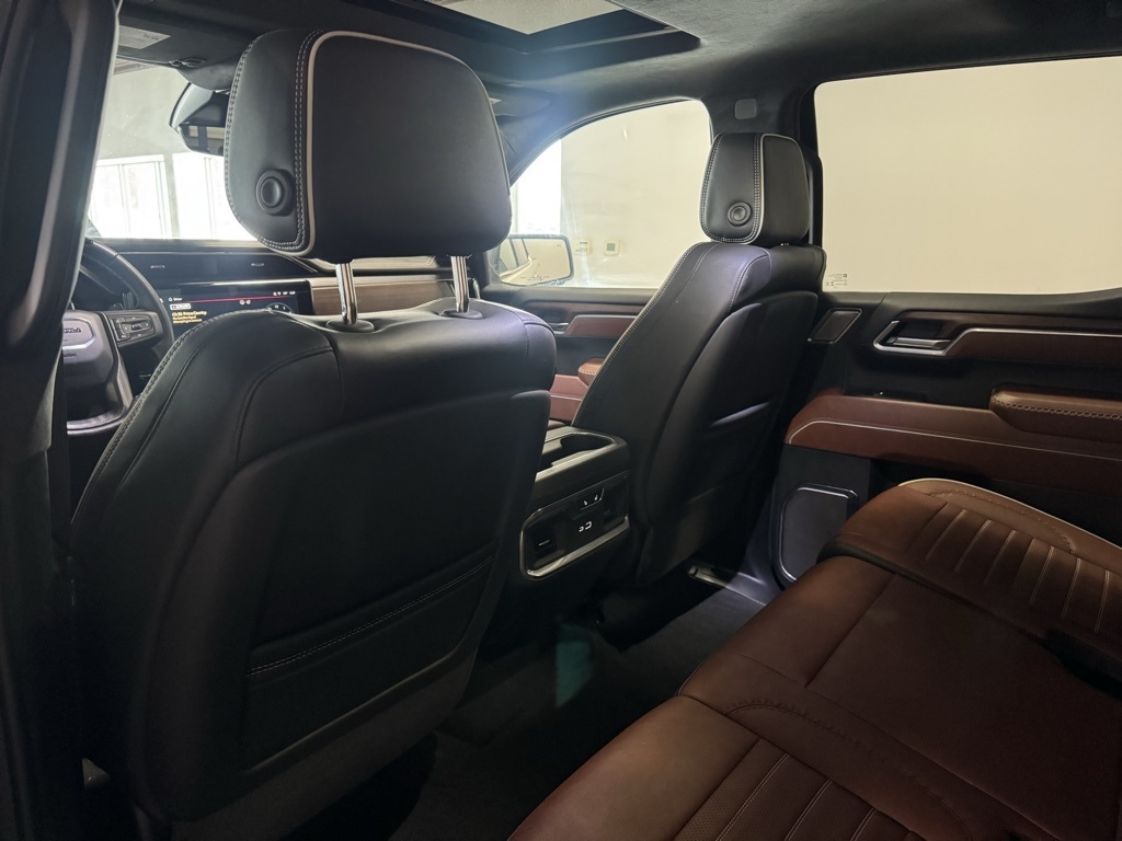 GMC Sierra 1500 Denali Ultimate Crew Cab 4WD 2025