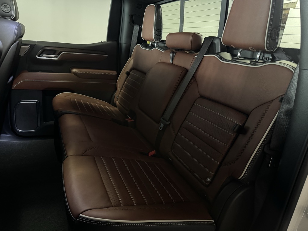 GMC Sierra 1500 Denali Ultimate Crew Cab 4WD 2025