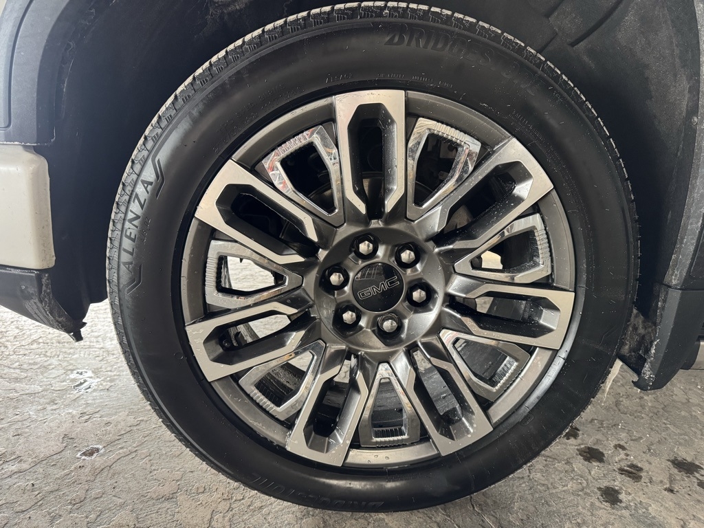 GMC Sierra 1500 Denali Ultimate Crew Cab 4WD 2025