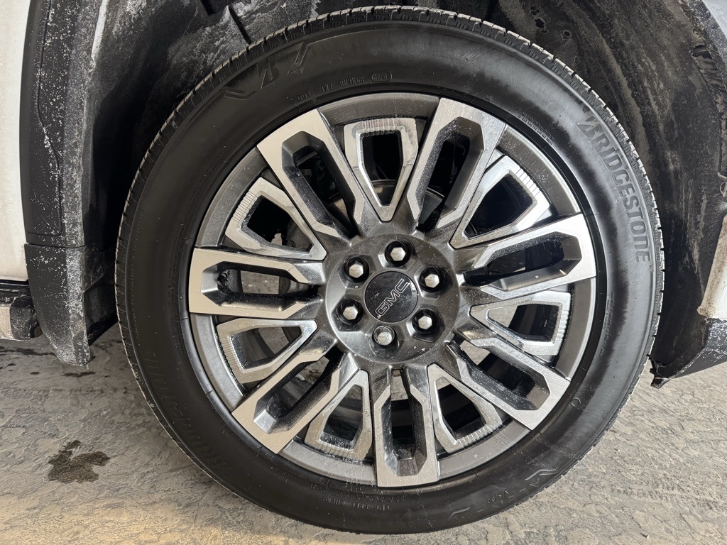 GMC Sierra 1500 Denali Ultimate Crew Cab 4WD 2025