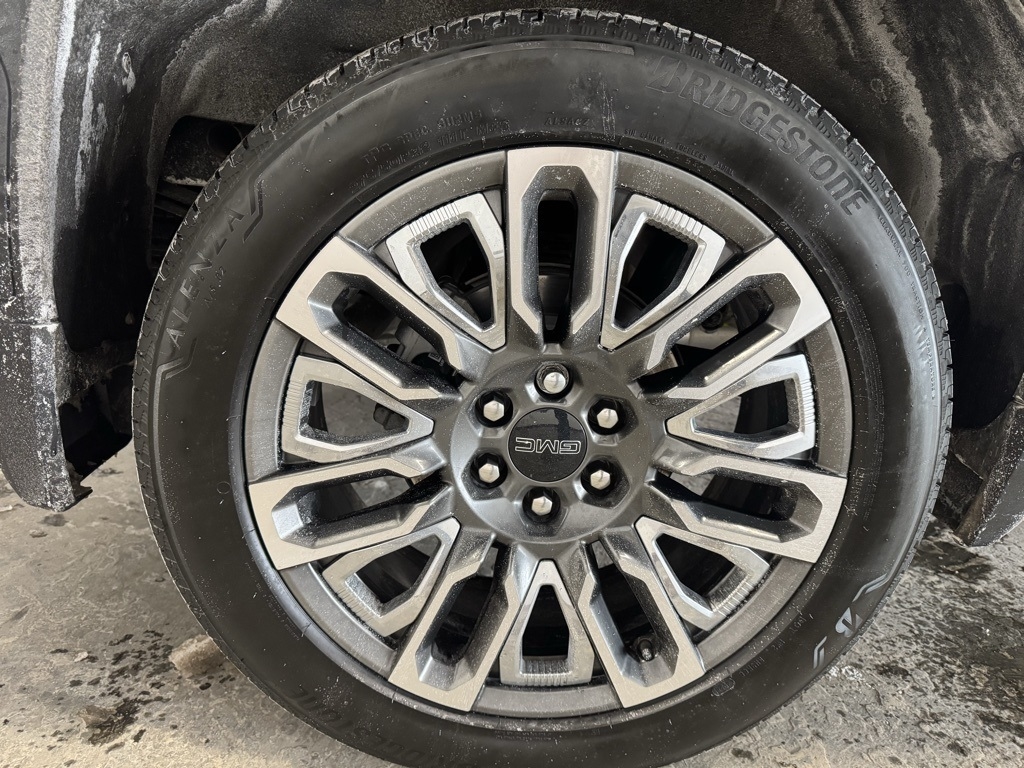 GMC Sierra 1500 Denali Ultimate Crew Cab 4WD 2025