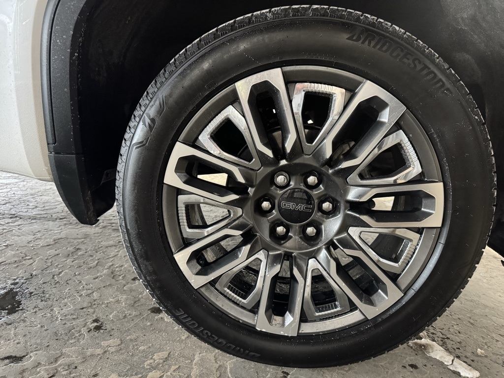 GMC Sierra 1500 Denali Ultimate Crew Cab 4WD 2025