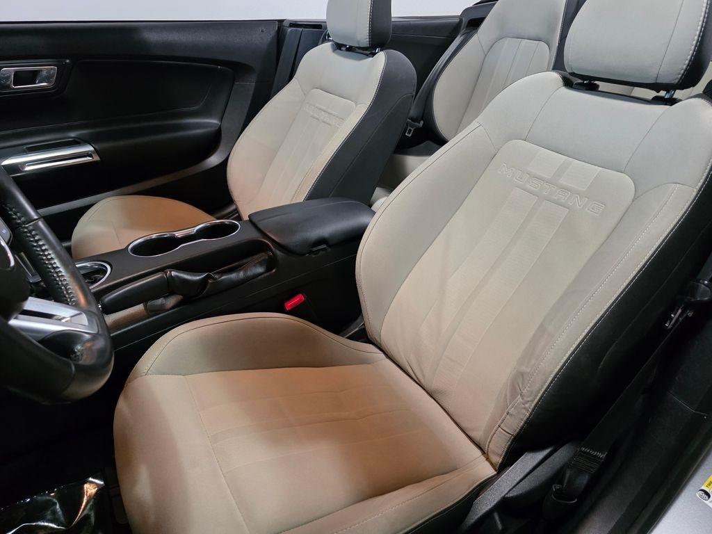 Ford Mustang EcoBoost Convertible 2020