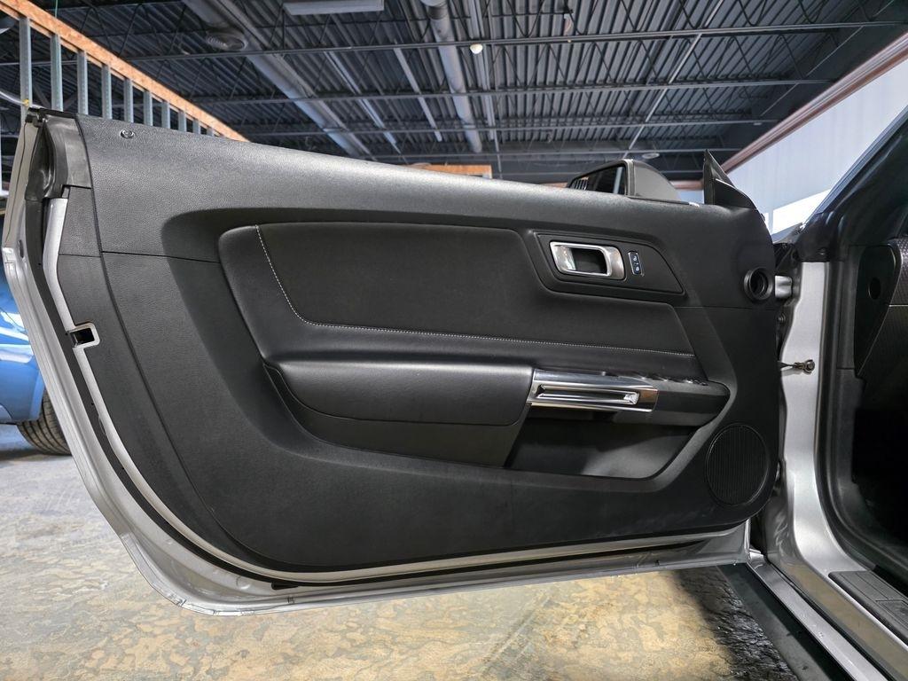 Ford Mustang EcoBoost Convertible 2020