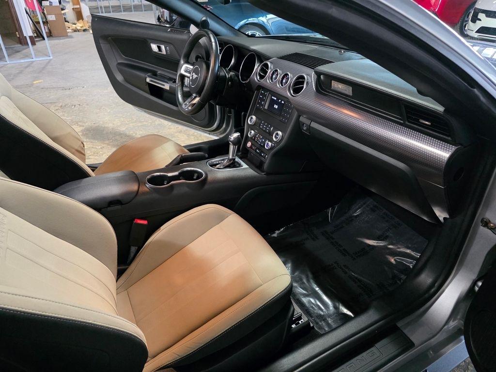 Ford Mustang EcoBoost Convertible 2020