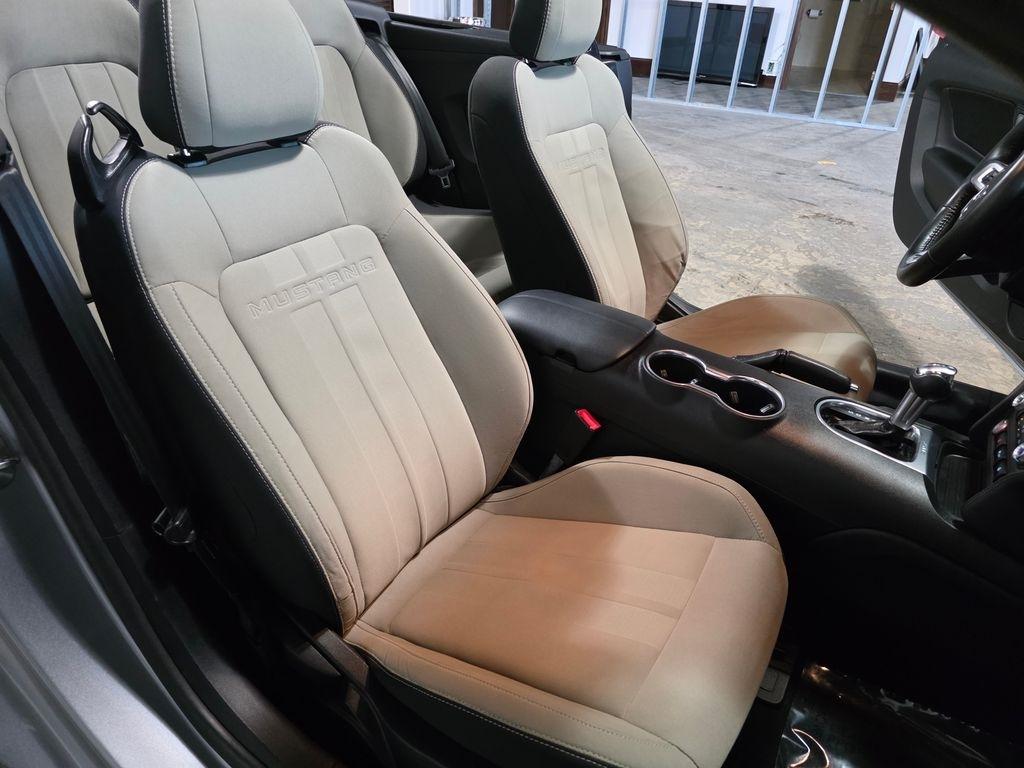 Ford Mustang EcoBoost Convertible 2020