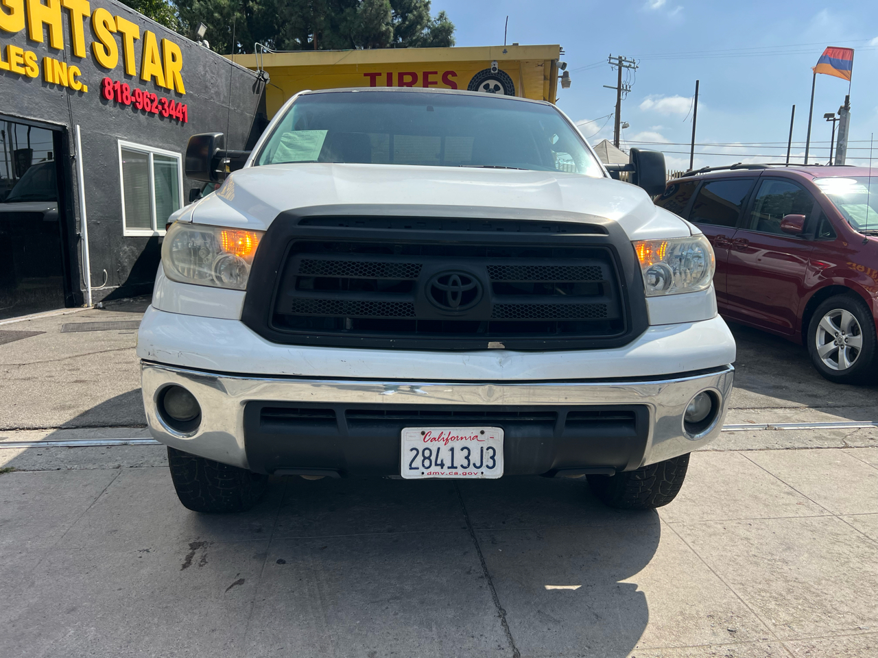 Toyota Tundra Tundra-Grade 5.7L Double Cab 4WD 2011