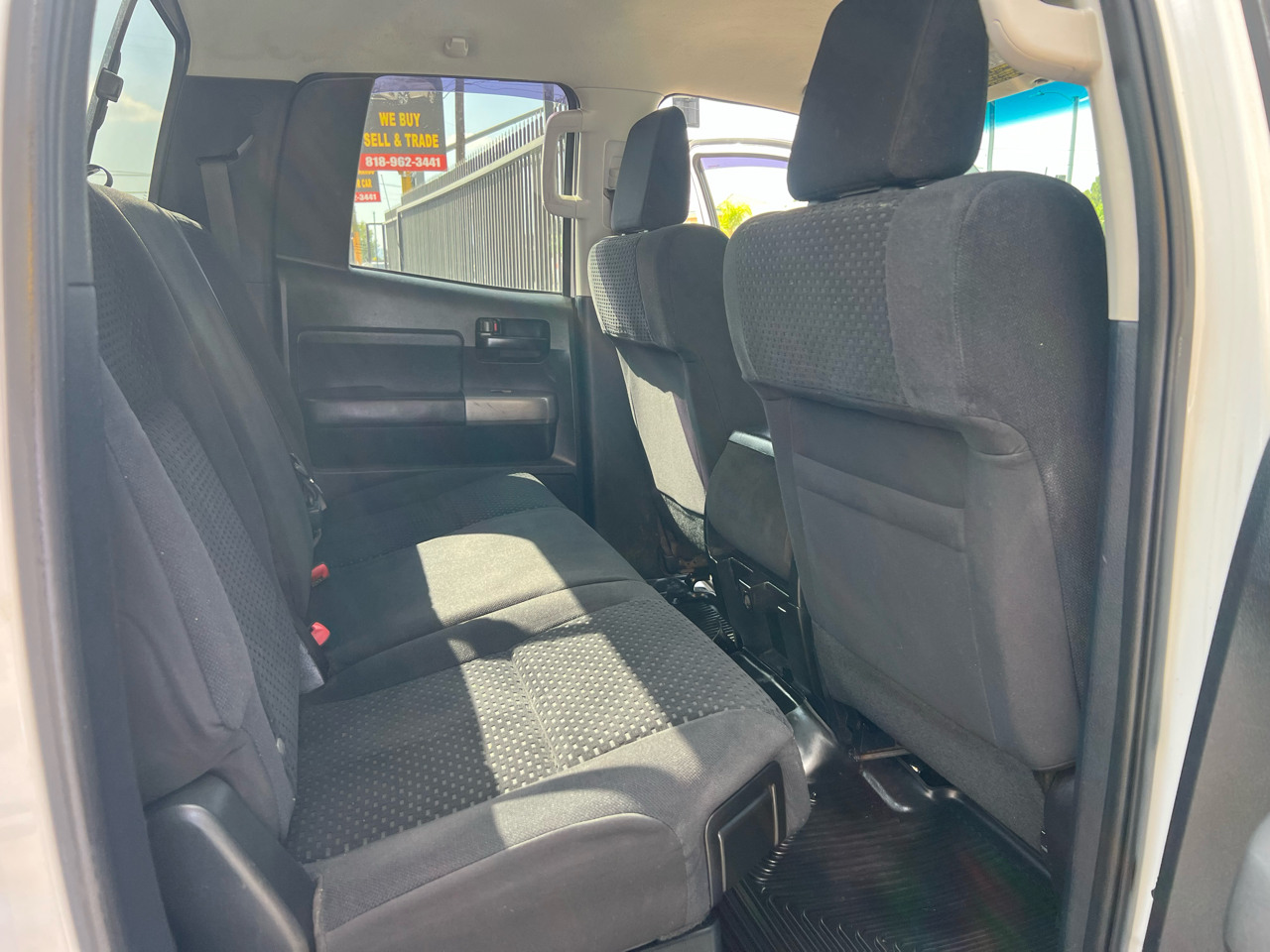 Toyota Tundra Tundra-Grade 5.7L Double Cab 4WD 2011