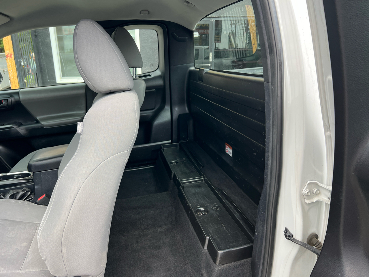 Toyota Tacoma SR5 Access Cab I4 6AT 2WD 2018