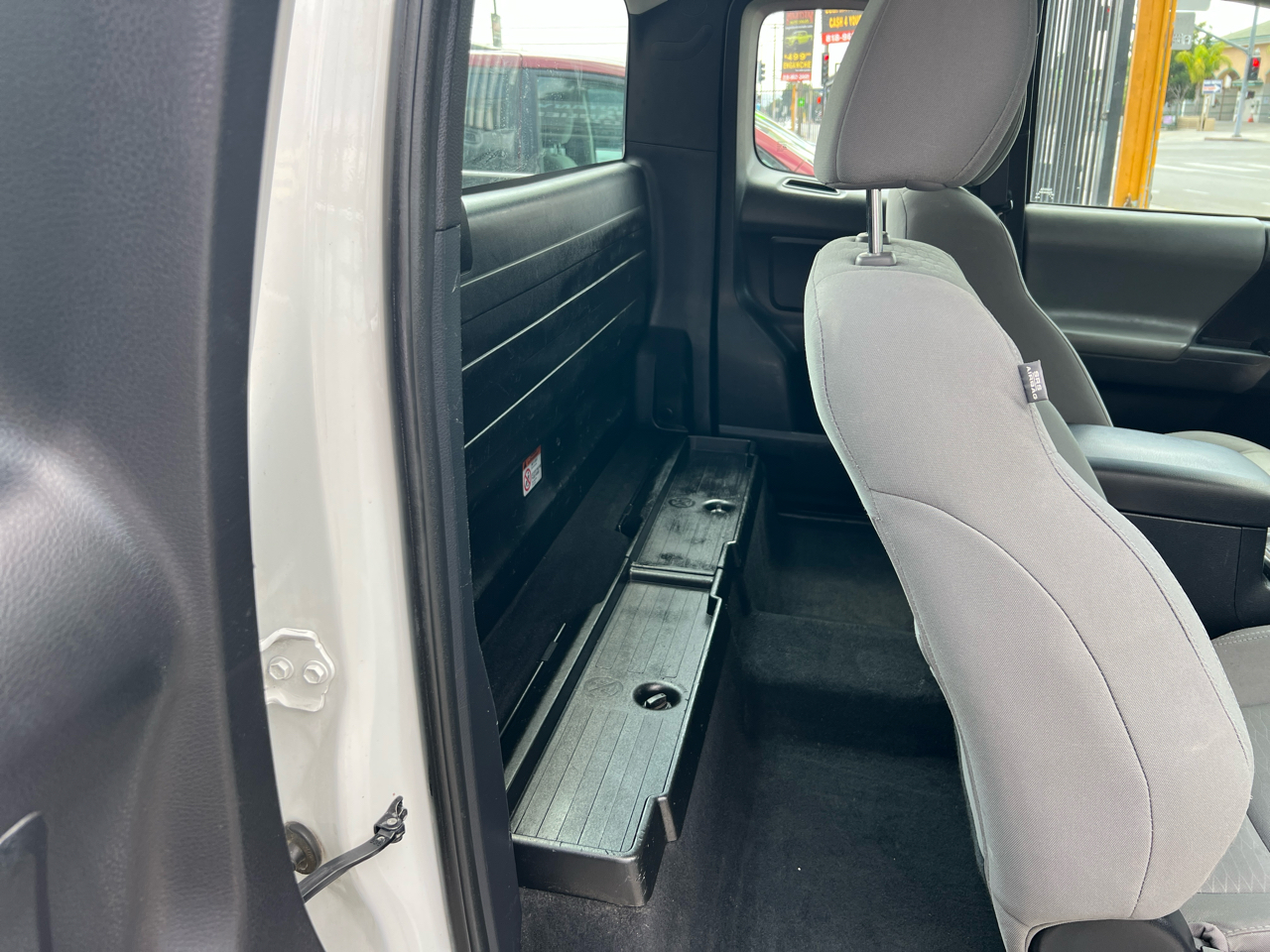 Toyota Tacoma SR5 Access Cab I4 6AT 2WD 2018