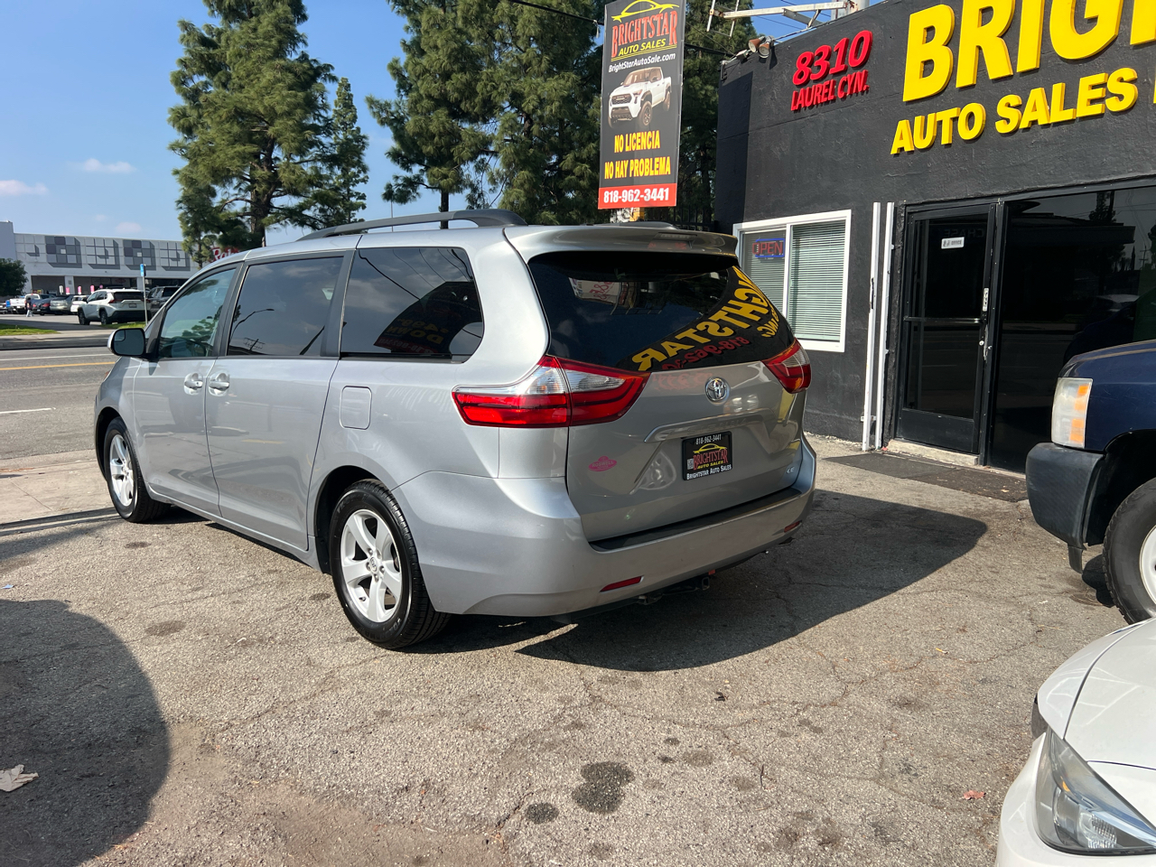Toyota Sienna LE 8-Passenger 2017