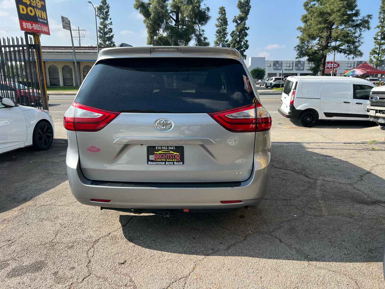 Toyota Sienna LE 8-Passenger 2017