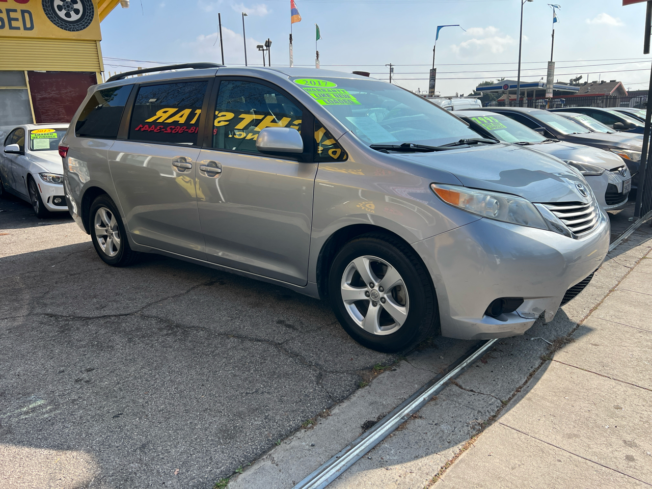 Toyota Sienna LE 8-Passenger 2017