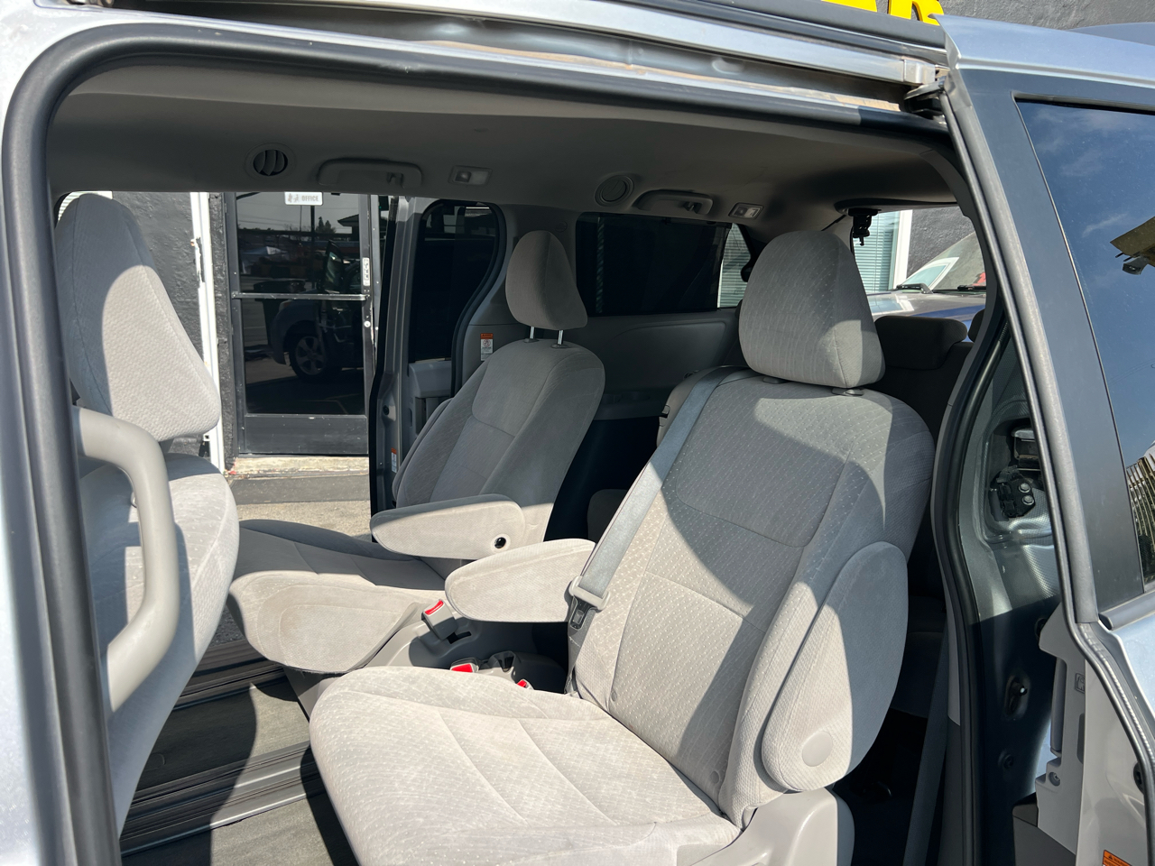 Toyota Sienna LE 8-Passenger 2017