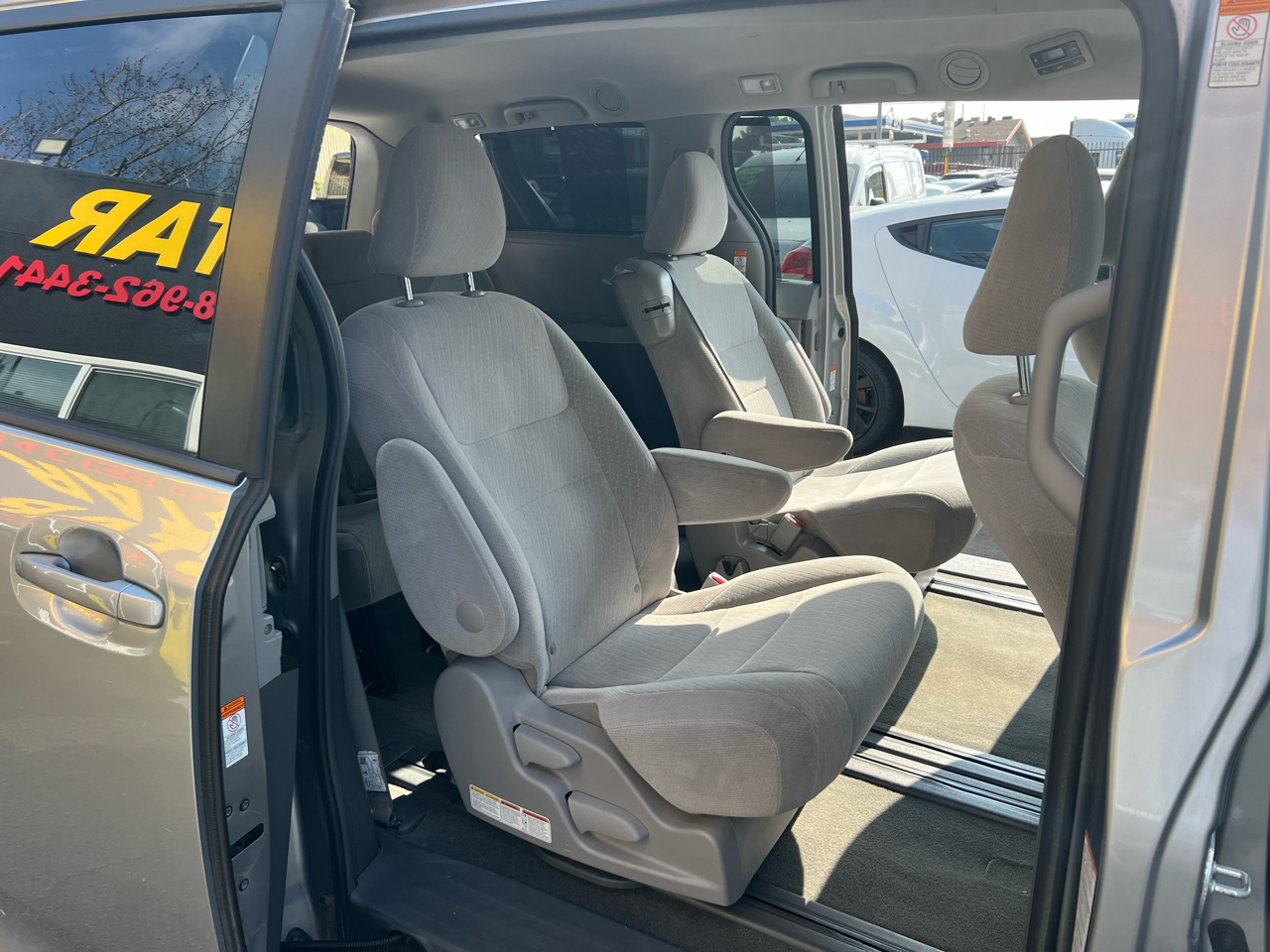 Toyota Sienna LE 8-Passenger 2017