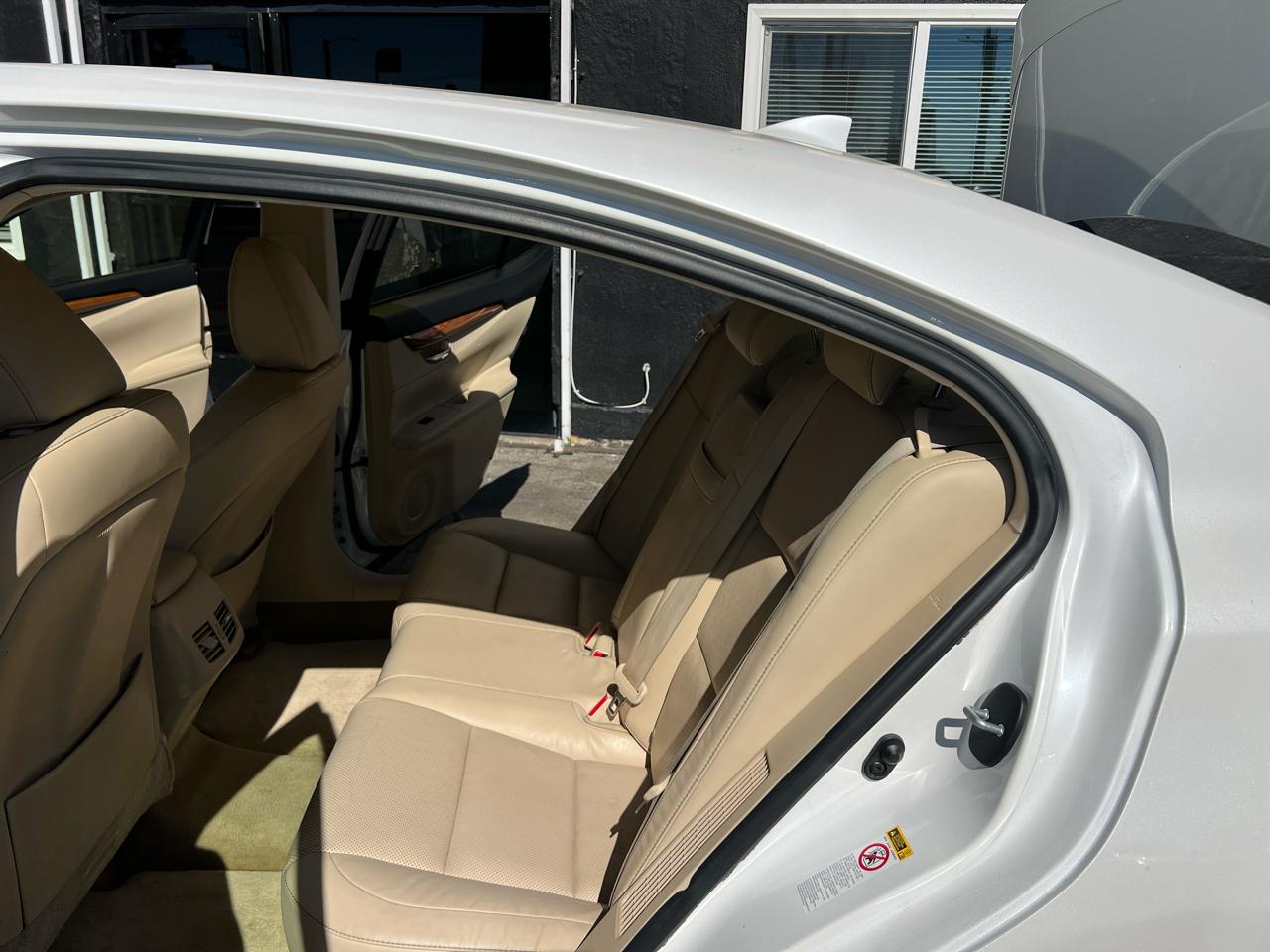 Lexus ES 300h Sedan 2015