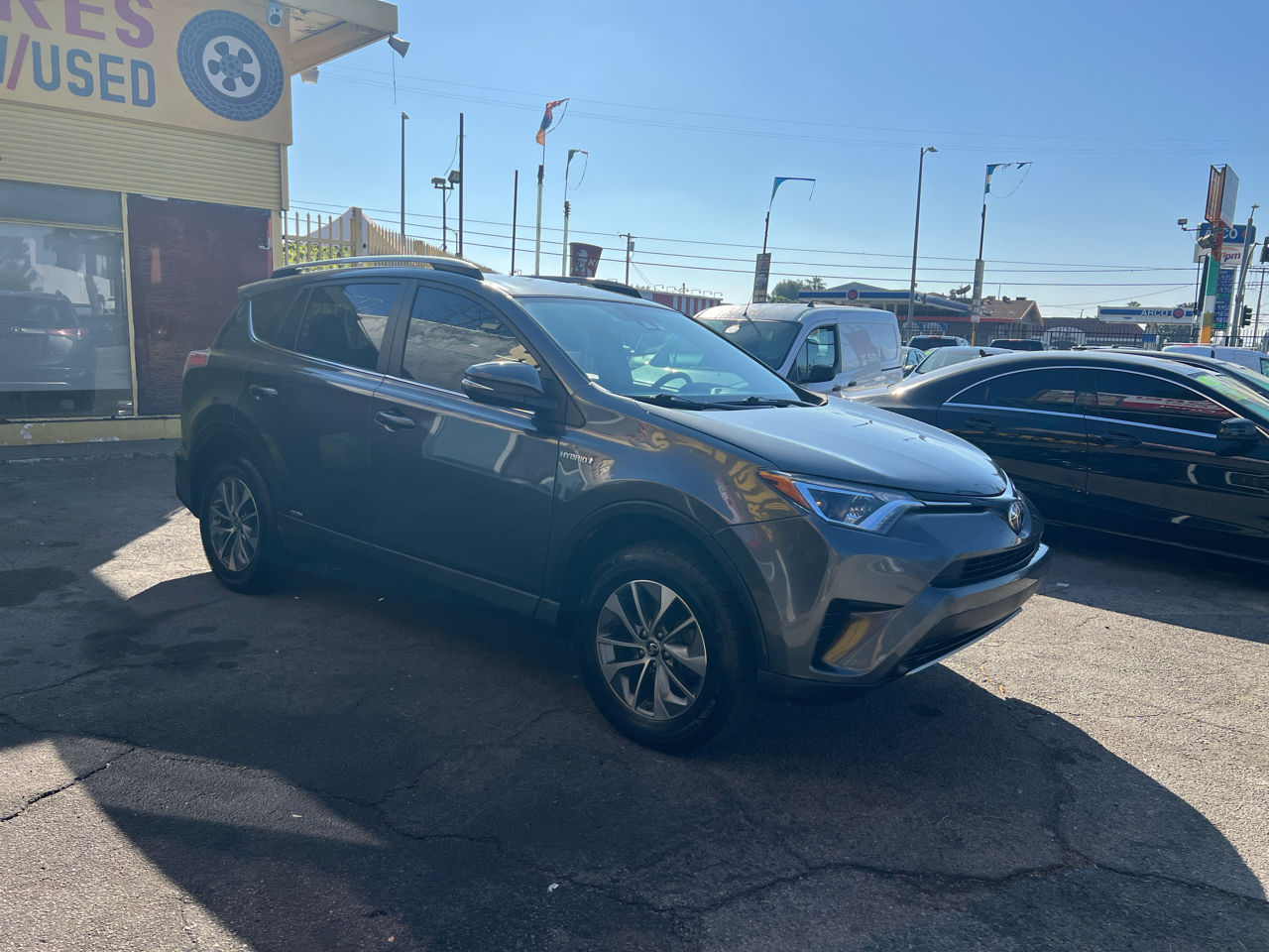 Toyota RAV4 Hybrid XLE 2018