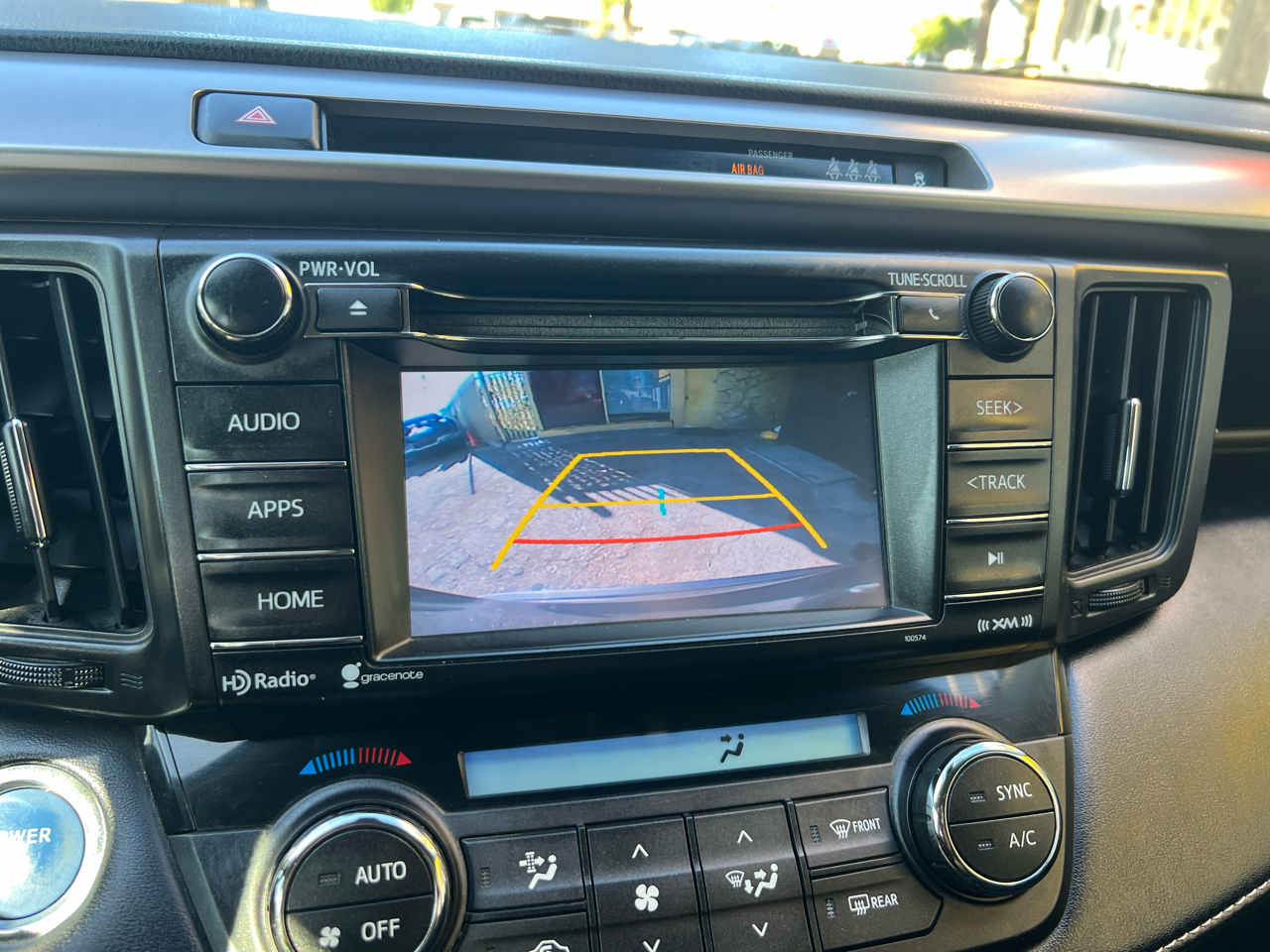 Toyota RAV4 Hybrid XLE 2018