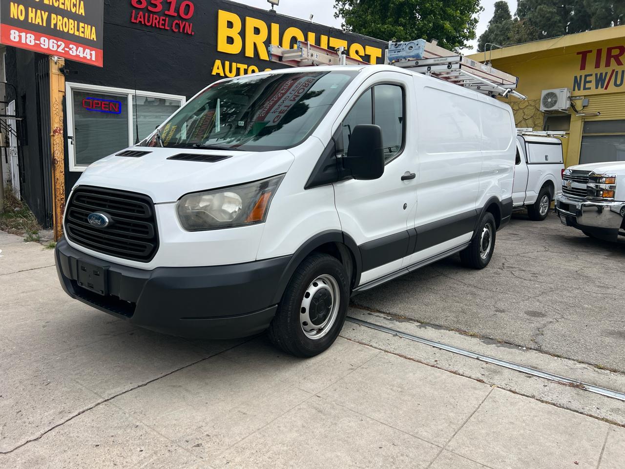 Ford Transit 150 Van Low Roof 60/40 Pass. 130-in. WB 2017