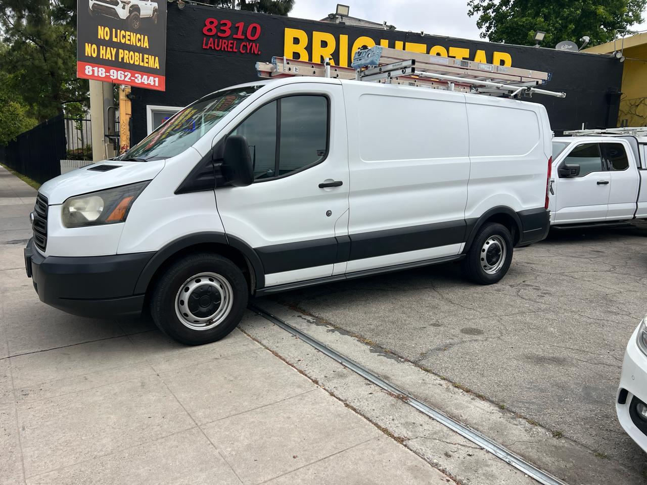 Ford Transit 150 Van Low Roof 60/40 Pass. 130-in. WB 2017