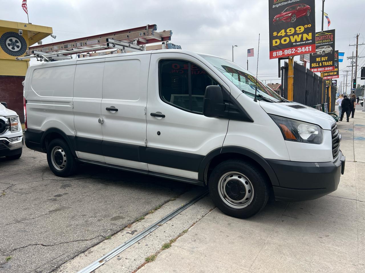 Ford Transit 150 Van Low Roof 60/40 Pass. 130-in. WB 2017