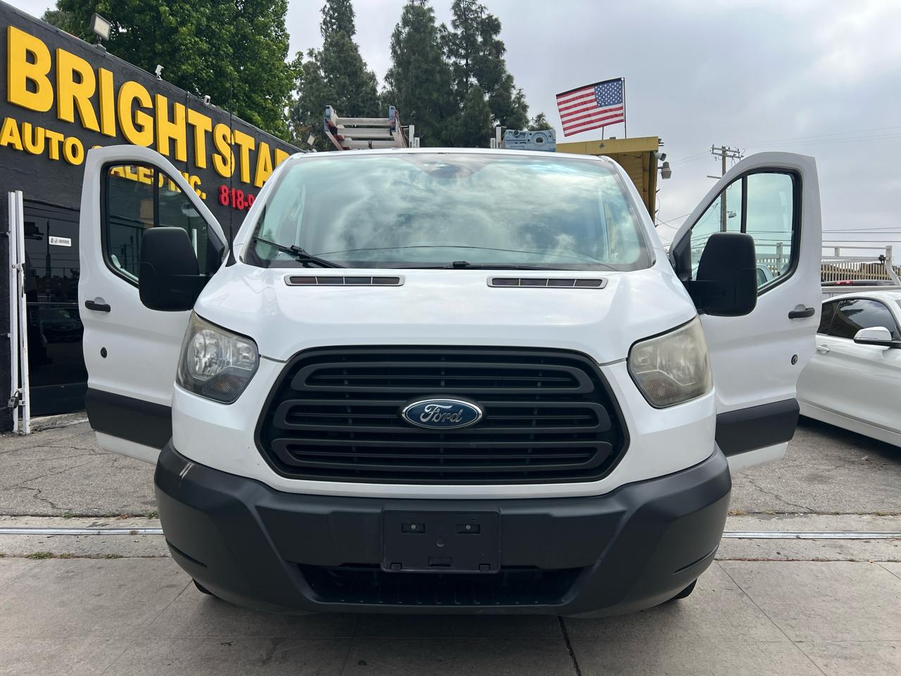Ford Transit 150 Van Low Roof 60/40 Pass. 130-in. WB 2017