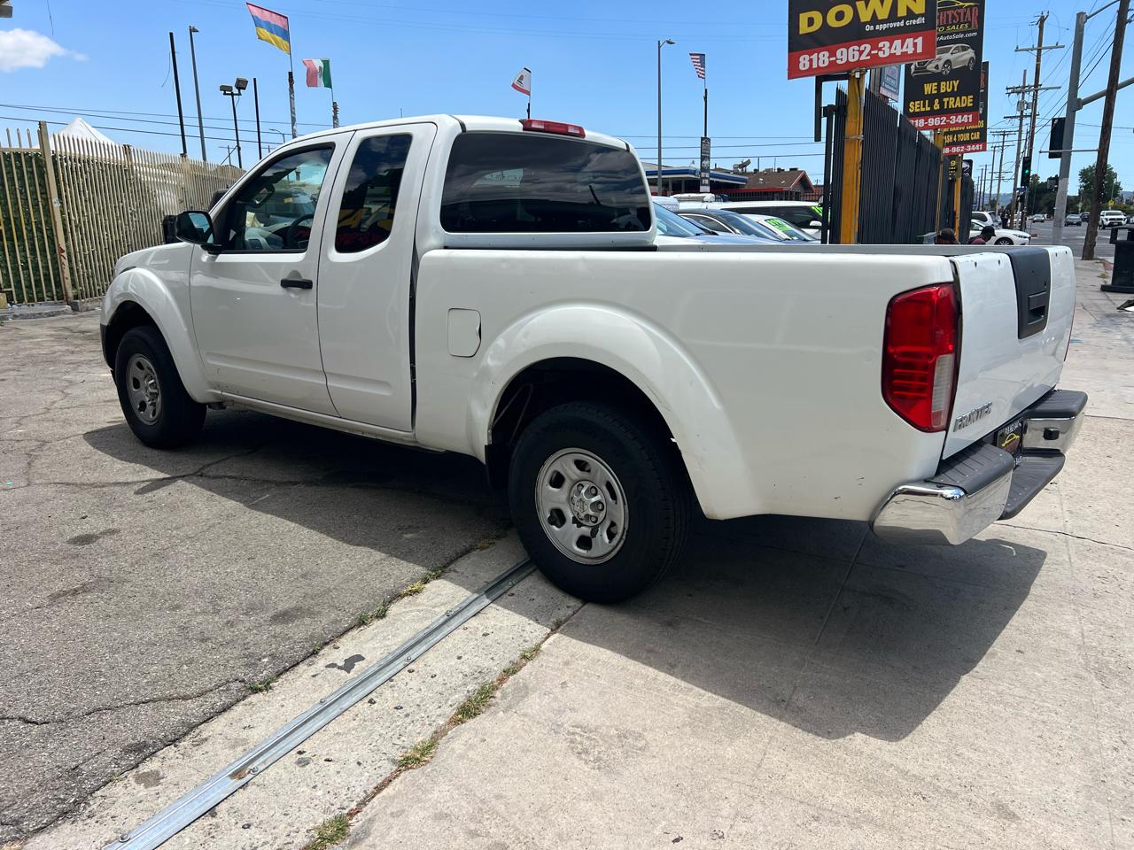 Nissan Frontier 2WD King Cab I4 Auto SV 2013
