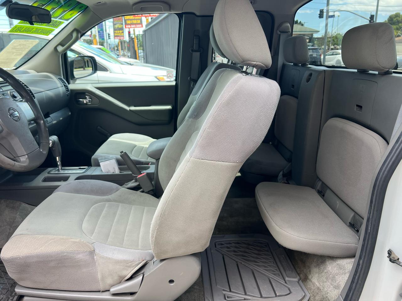 Nissan Frontier 2WD King Cab I4 Auto SV 2013