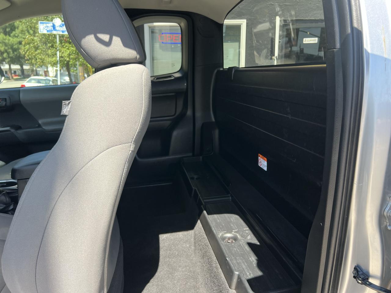 Toyota Tacoma SR5 Access Cab I4 6AT 2WD 2020