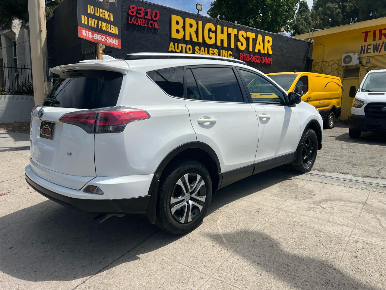 Toyota RAV4 LE FWD 2017