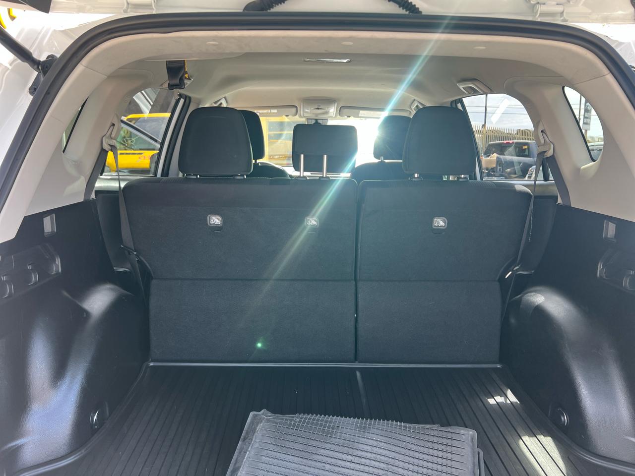 Toyota RAV4 LE FWD 2017