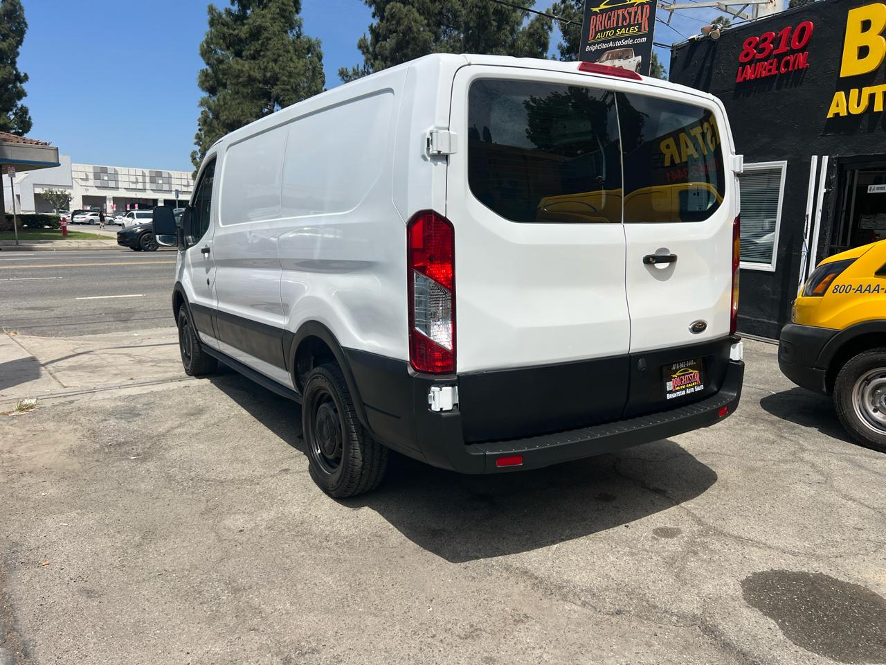 Ford Transit 250 Van Low Roof w/Sliding Pass. 130-in. WB 2021