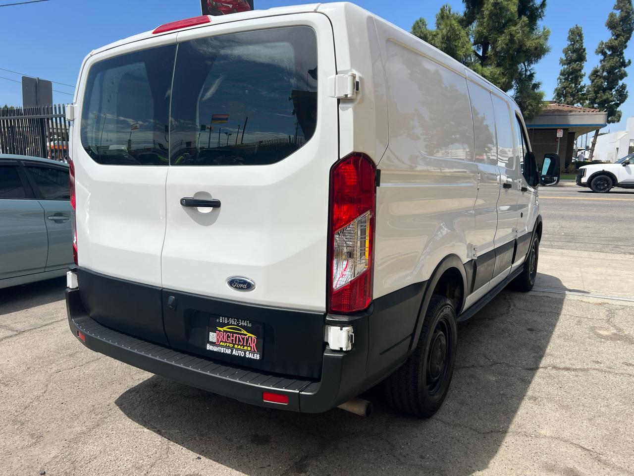 Ford Transit 250 Van Low Roof w/Sliding Pass. 130-in. WB 2021