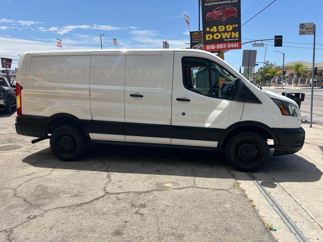 Ford Transit 250 Van Low Roof w/Sliding Pass. 130-in. WB 2021