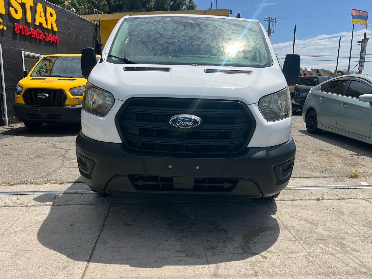 Ford Transit 250 Van Low Roof w/Sliding Pass. 130-in. WB 2021